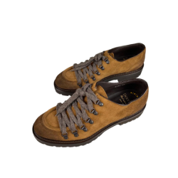Scarpa uomo - Doucal's - Stringata con lacci a contrasto in suede - Colore Cammello
